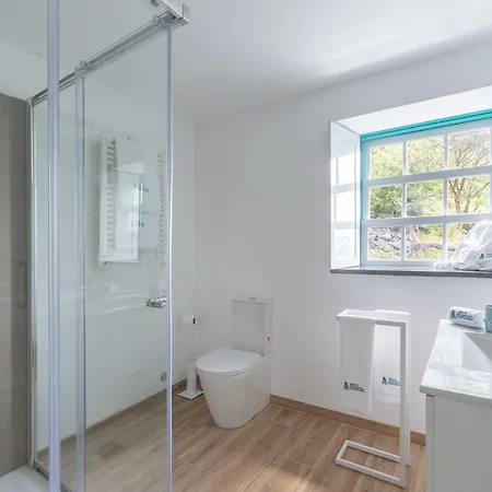 Abrigo Da Cascata - - Sao Jorge