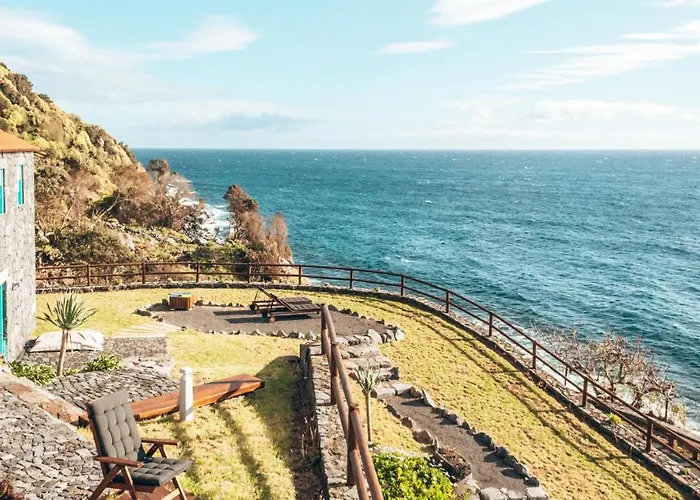 Abrigo Da Cascata - - Sao Jorge Κατάλυμα σε φάρμα